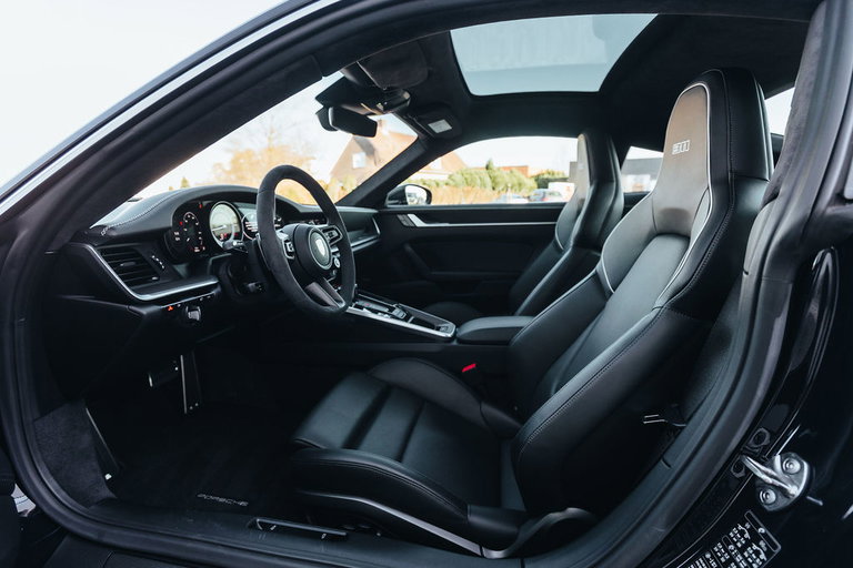 Porsche 992 Belgian Legend Edition