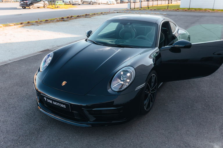 Porsche 992 Belgian Legend Edition