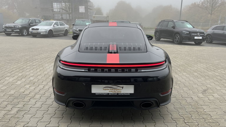 Porsche 992 Carrera