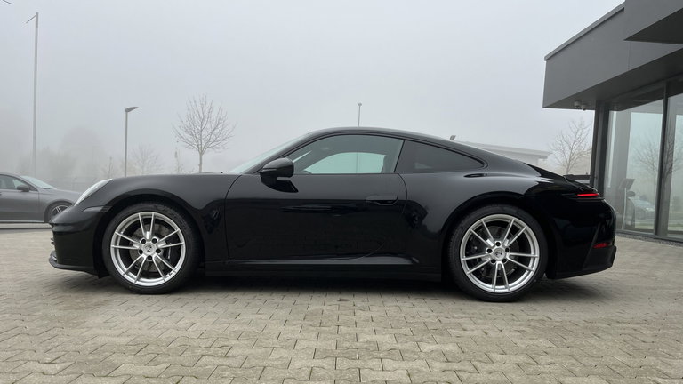 Porsche 992 Carrera