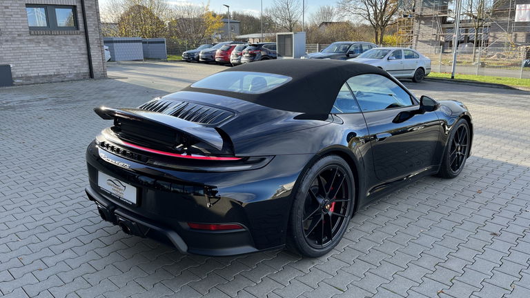 Porsche 992.2 Carrera 4 GTS