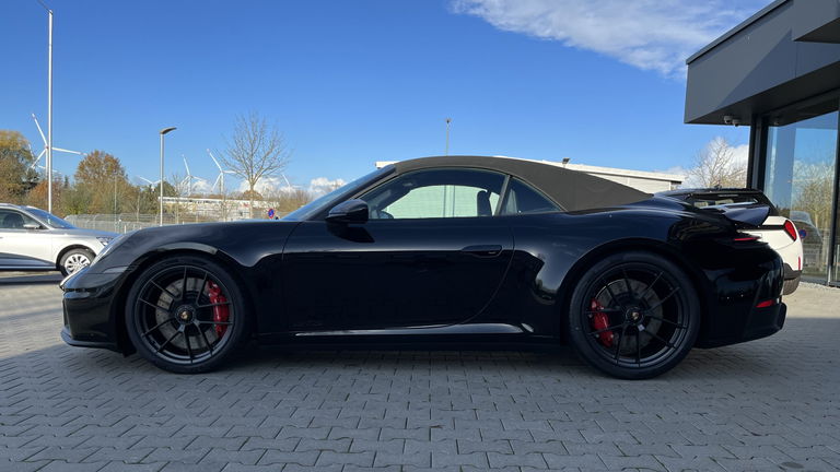 Porsche 992.2 Carrera 4 GTS