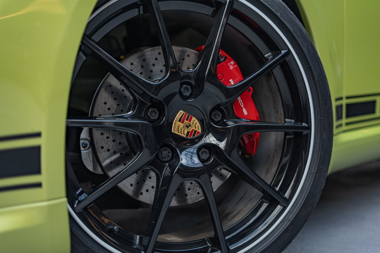 Porsche 987 Cayman R