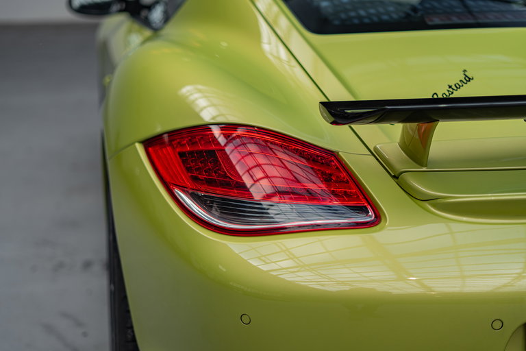 Porsche 987 Cayman R