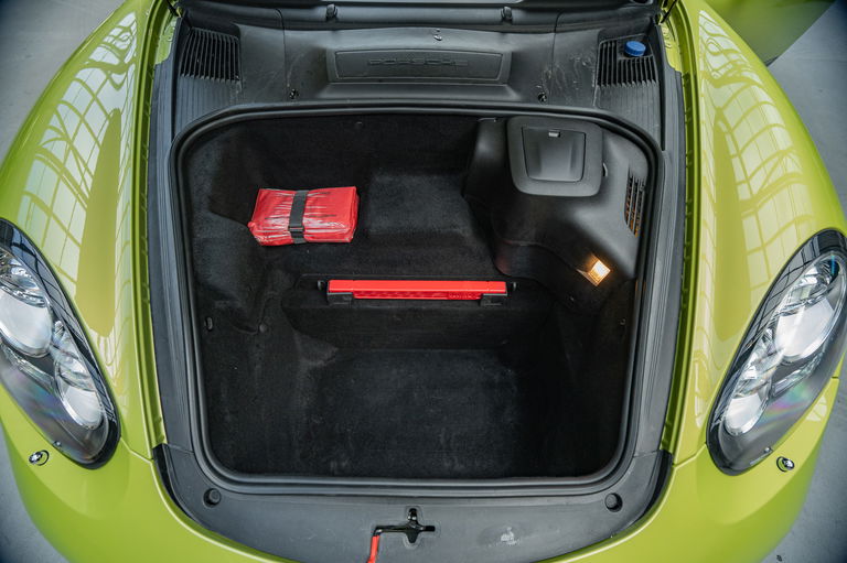 Porsche 987 Cayman R