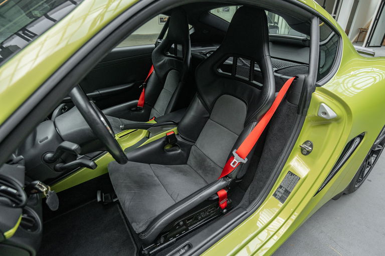 Porsche 987 Cayman R