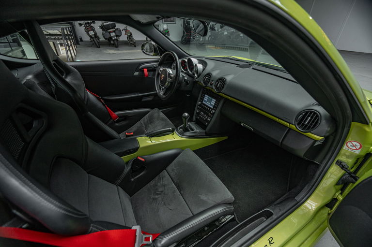 Porsche 987 Cayman R
