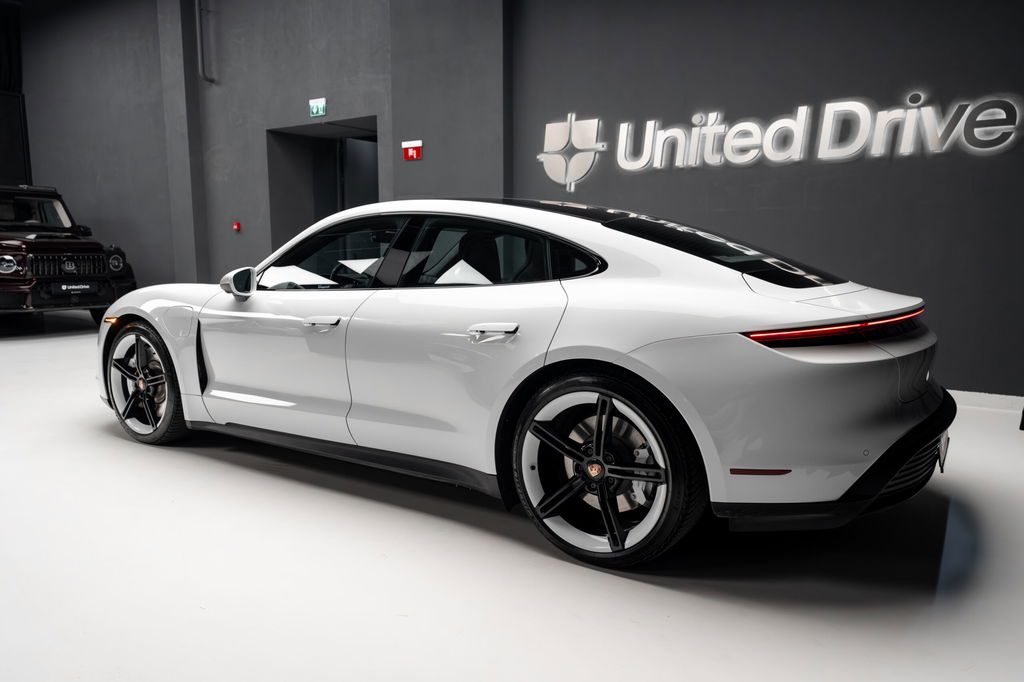 Porsche Taycan 4S