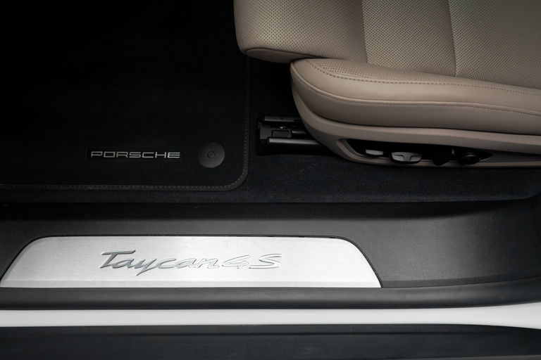 Porsche Taycan 4S