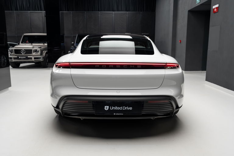 Porsche Taycan 4S