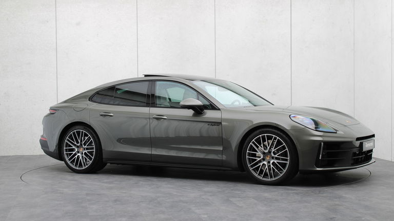 Porsche Panamera 4 E-Hybrid