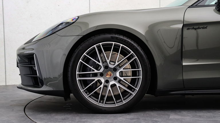 Porsche Panamera 4 E-Hybrid