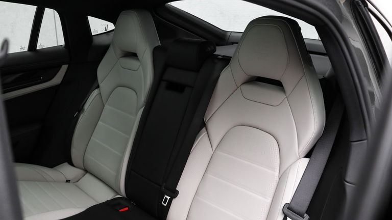 Porsche Panamera 4 E-Hybrid