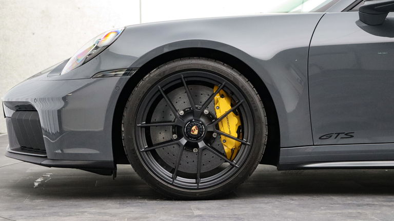 Porsche 992.2 Carrera 4 GTS