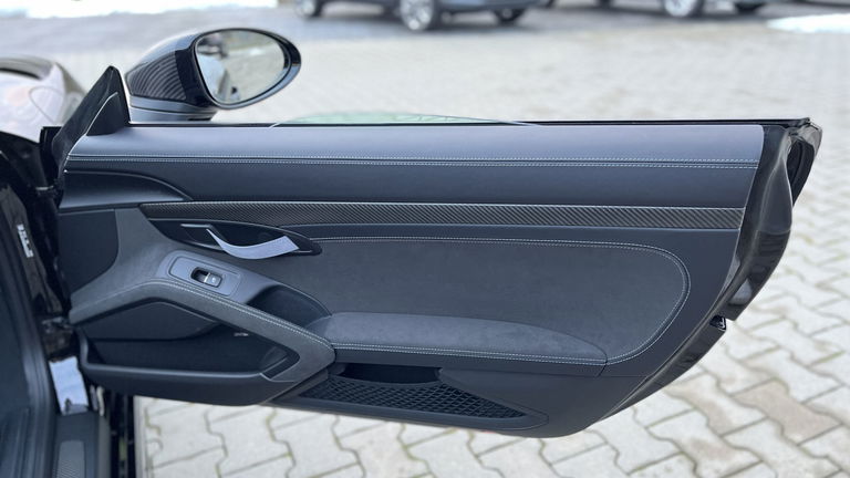 Porsche 718 Spyder RS