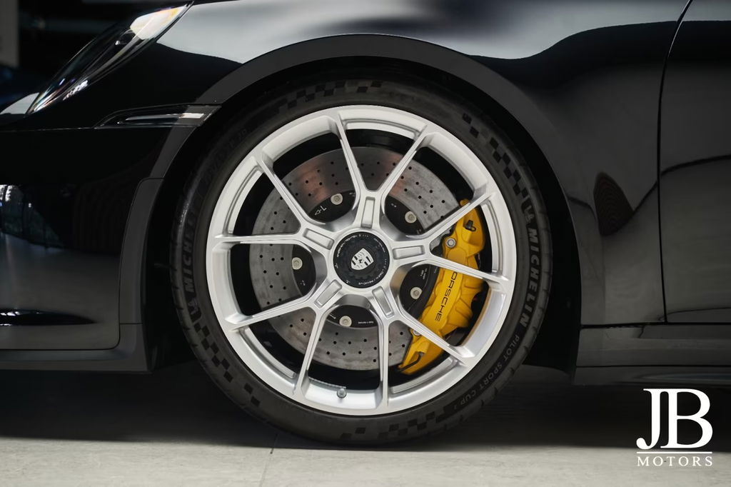 Porsche 992 GT3 Touring