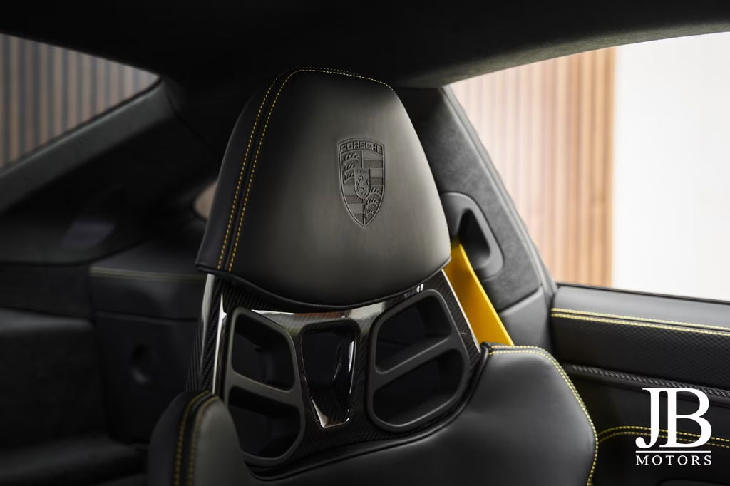 Porsche 992 GT3 Touring