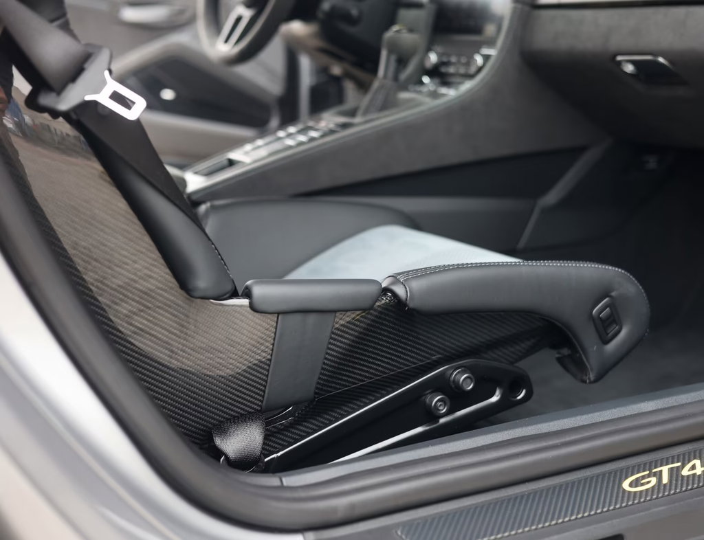 Porsche 718 Cayman GT4 RS