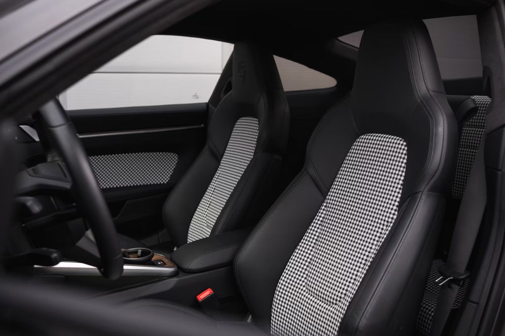 Porsche 992 Sport Classic