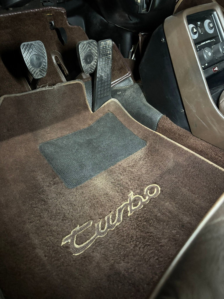 Porsche 911 Turbo 3.3 (US)