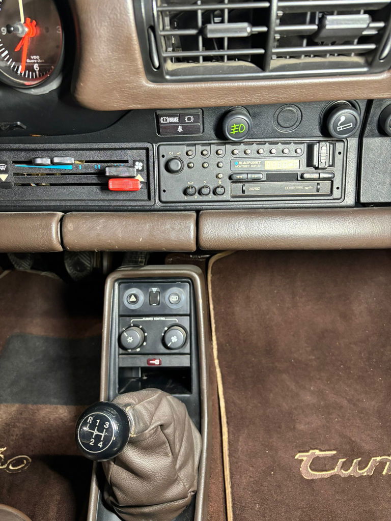 Porsche 911 Turbo 3.3 (US)