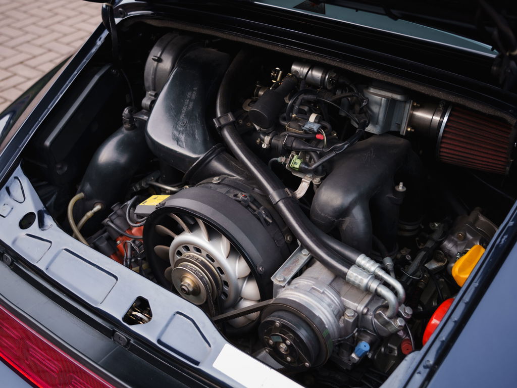 Porsche 964 Carrera 4