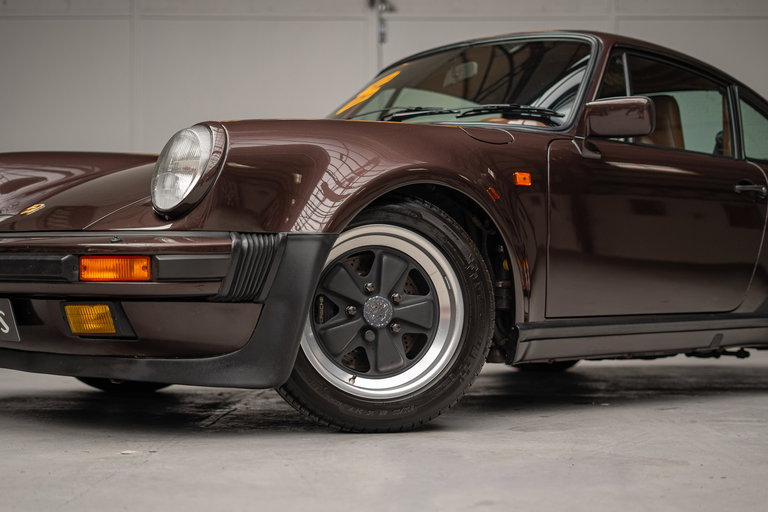 Porsche 911 Turbo 3.3
