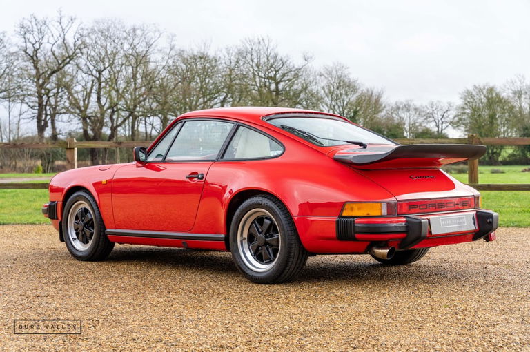 Porsche 911 Carrera 3.2
