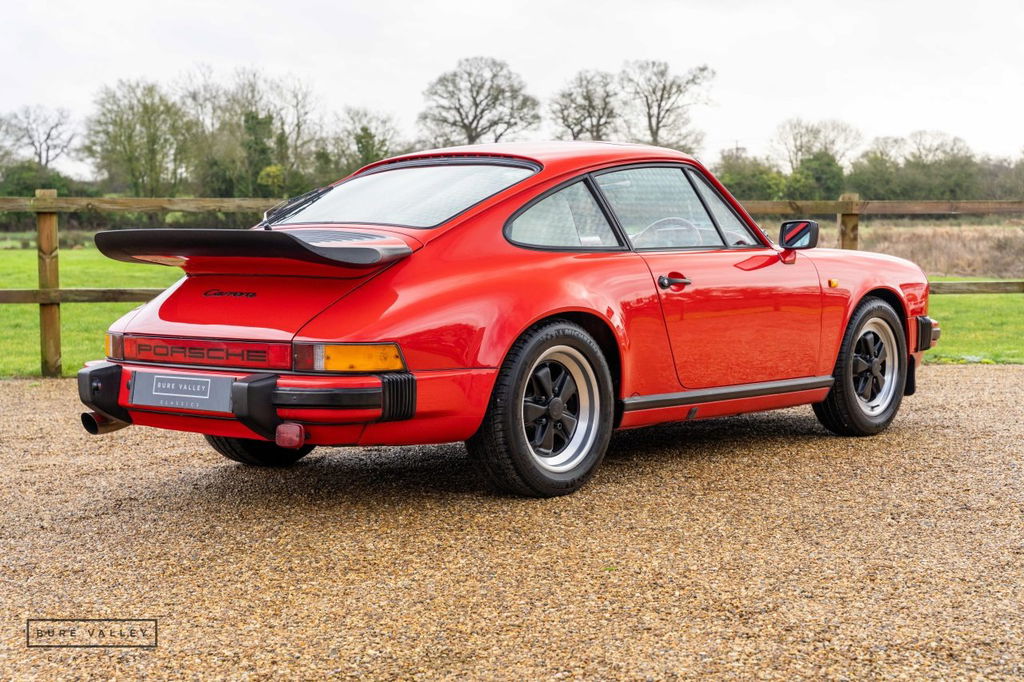 Porsche 911 Carrera 3.2