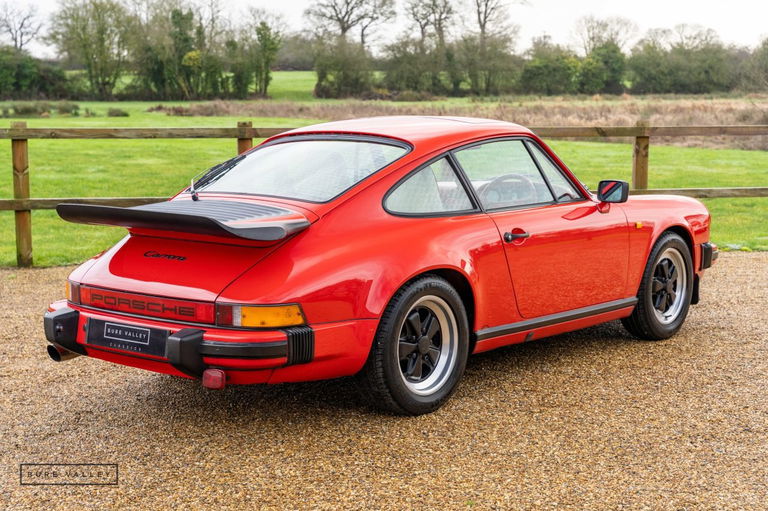 Porsche 911 Carrera 3.2