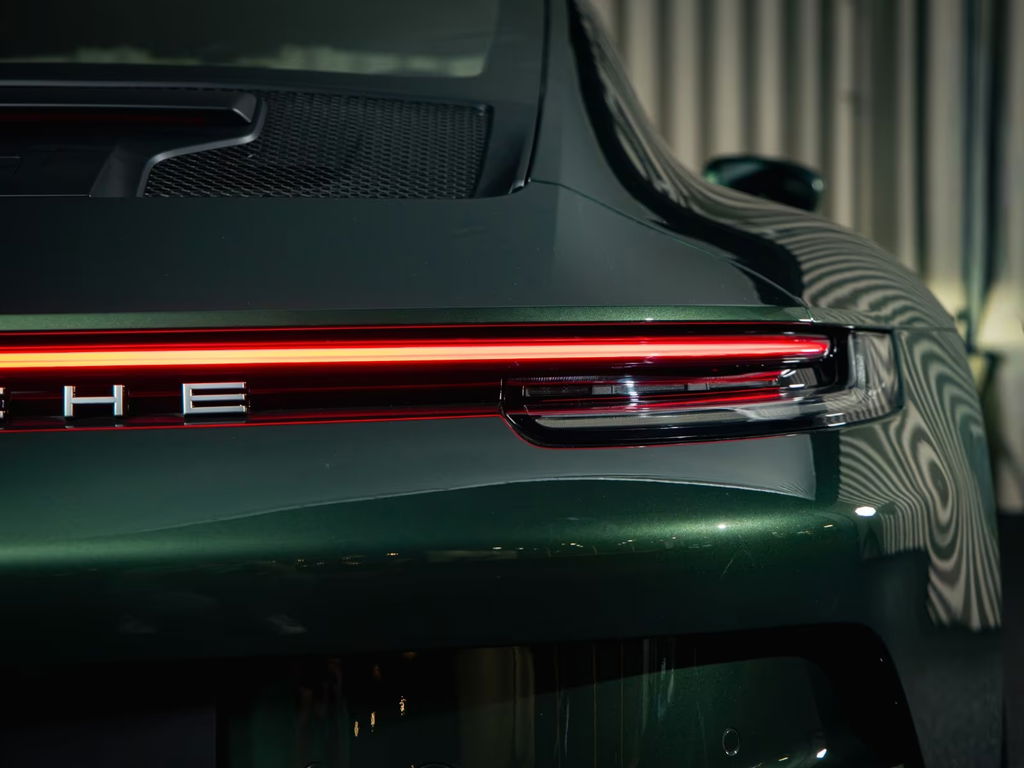 Porsche 992 GT3 Touring