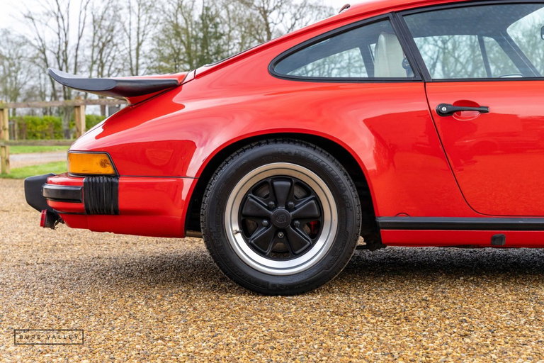 Porsche 911 Carrera 3.2