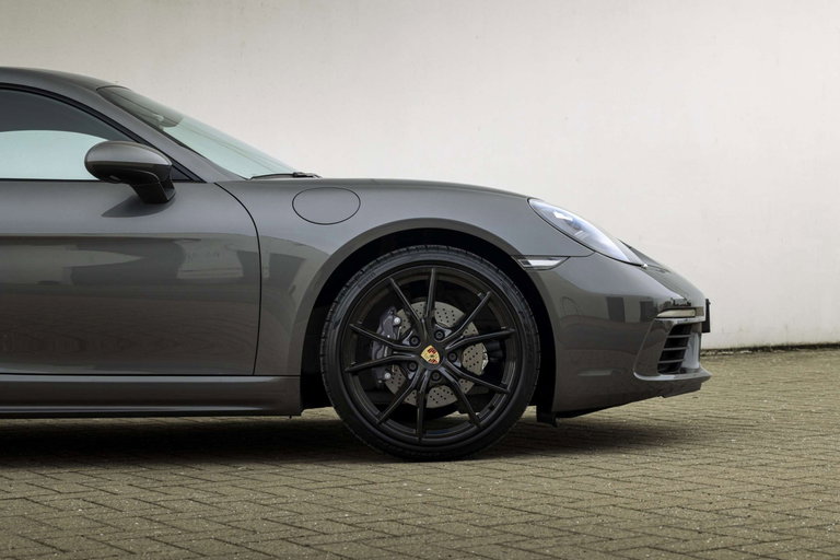 Porsche 718 Cayman