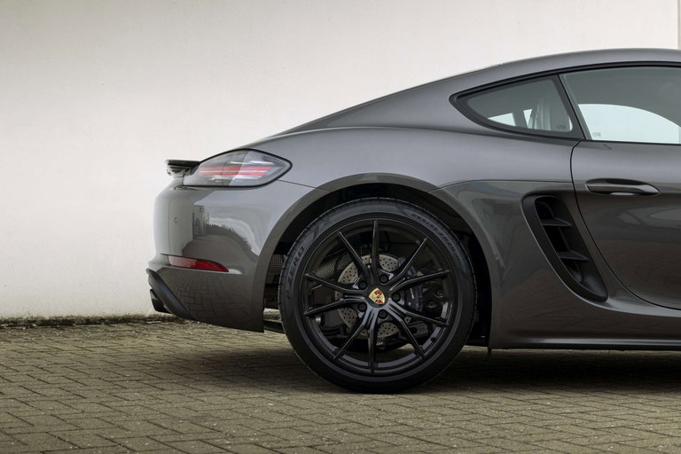 Porsche 718 Cayman