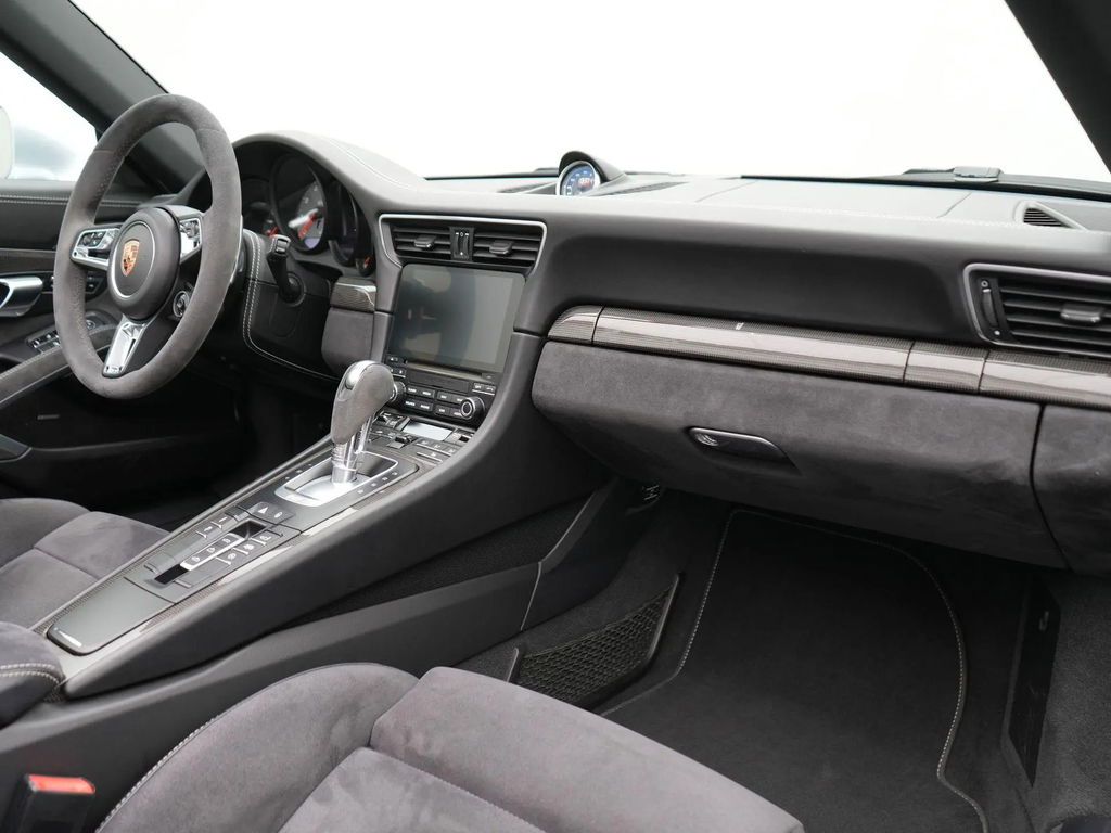 Porsche 991.2 Carrera GTS