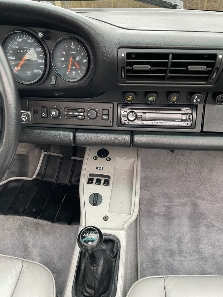 Porsche 964 Carrera 4