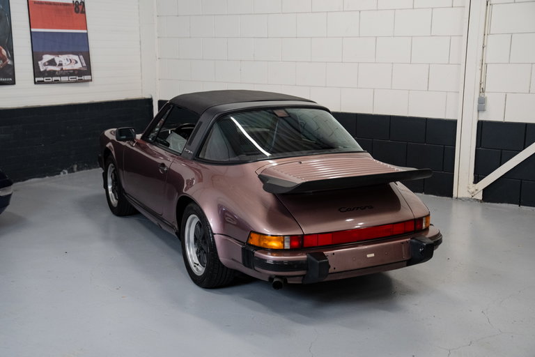 Porsche 911 Carrera 3.2 (US)