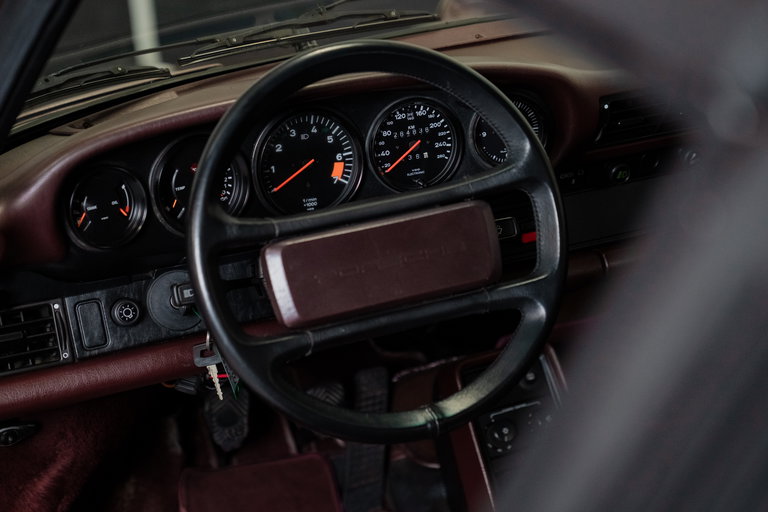 Porsche 911 Carrera 3.2 (US)