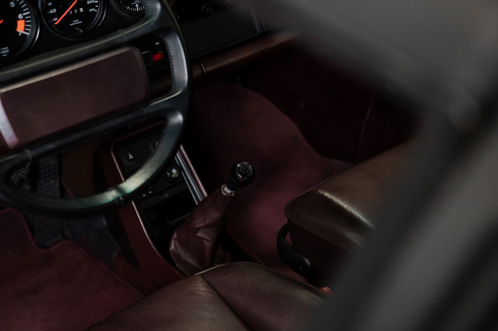 Porsche 911 Carrera 3.2 (US)