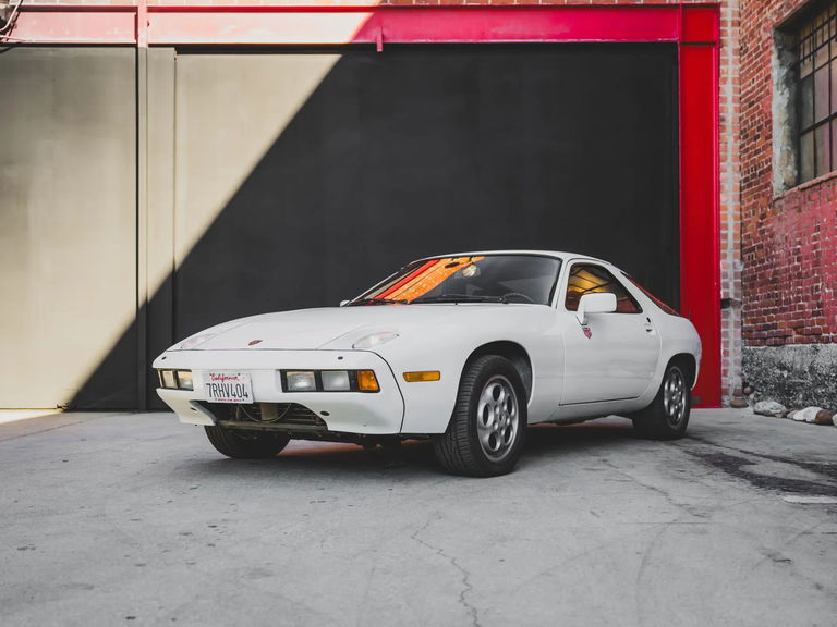 Porsche 928