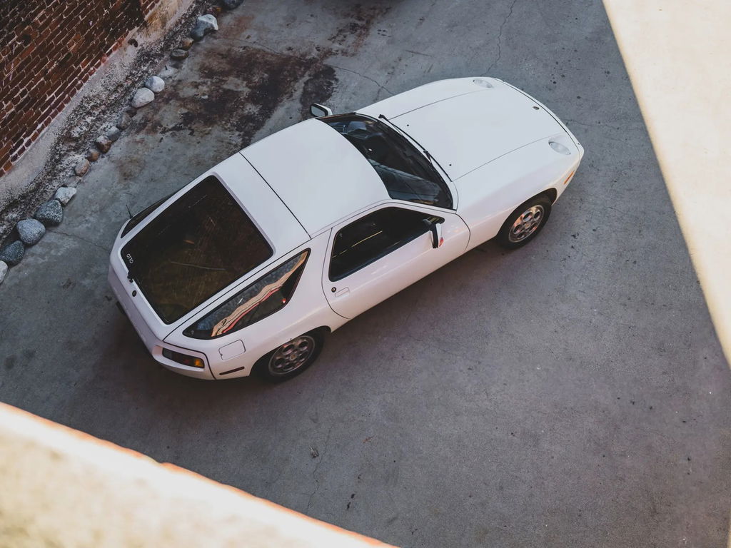 Porsche 928