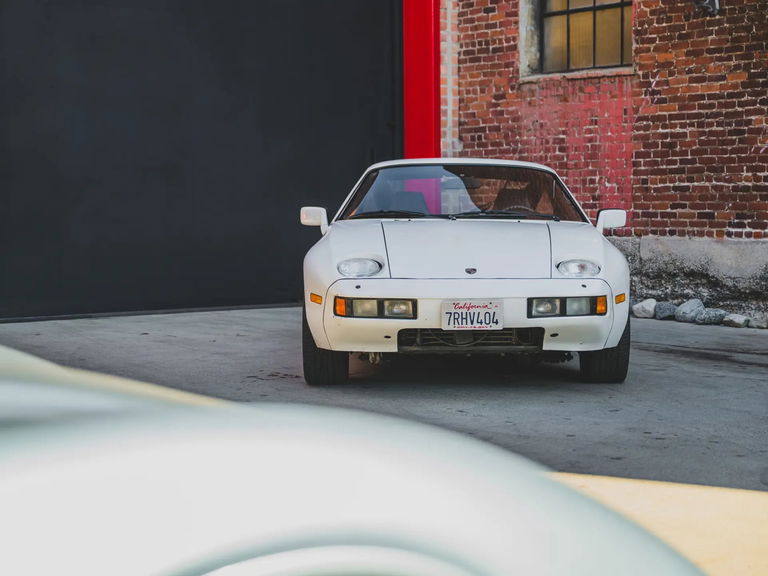 Porsche 928