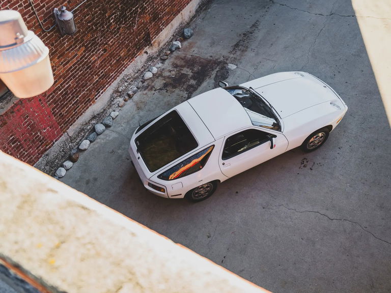 Porsche 928