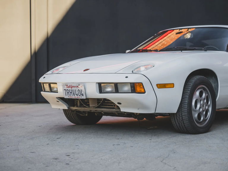 Porsche 928