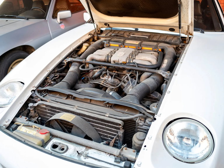 Porsche 928
