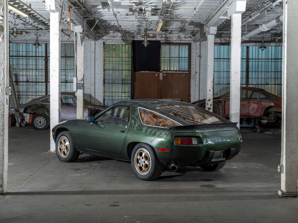 Porsche 928
