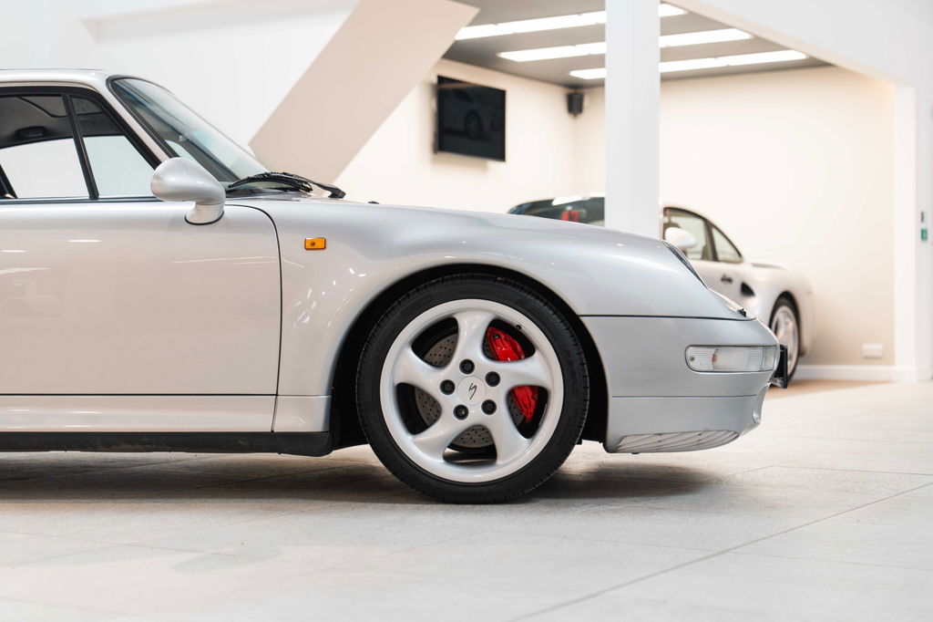 Porsche 993 Carrera 4S