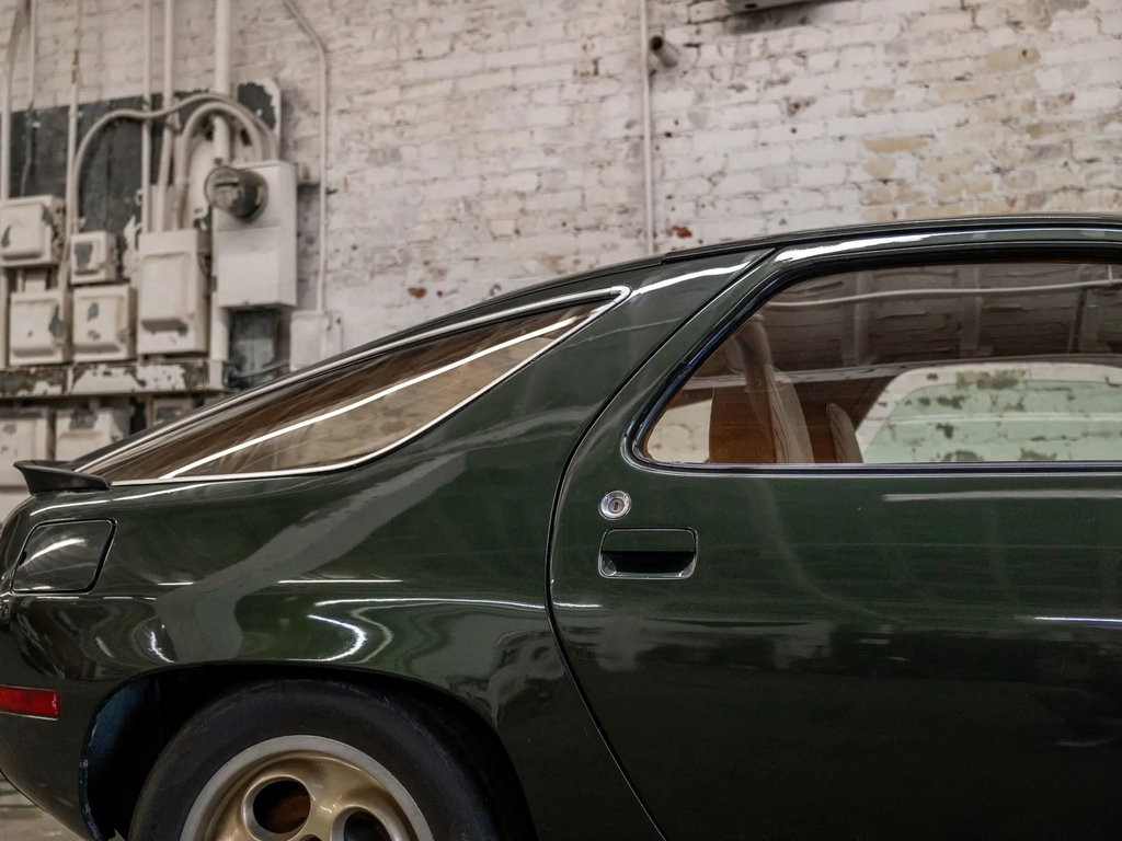 Porsche 928