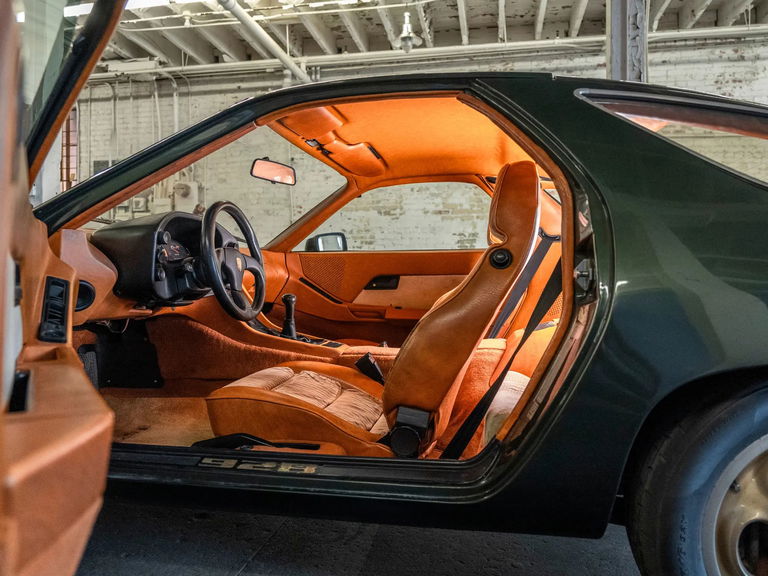 Porsche 928