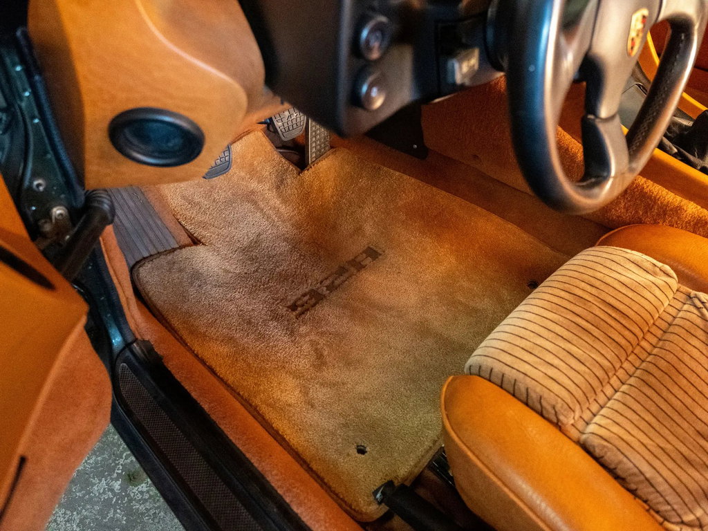 Porsche 928
